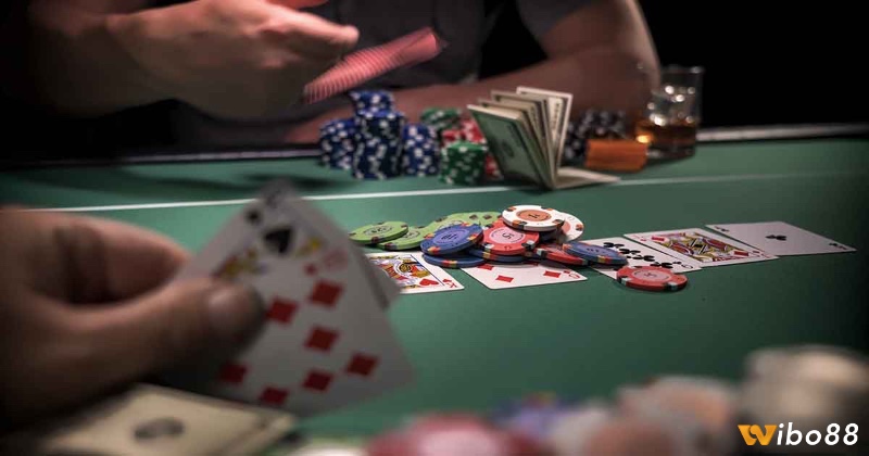 Poker là một trò chơi đánh bài độc đáo và kịch tính bậc nhất hiện nay