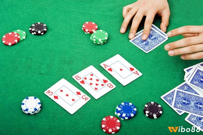 Cách chơi game bài poker đơn giản và dễ hiểu cho người mới chơi